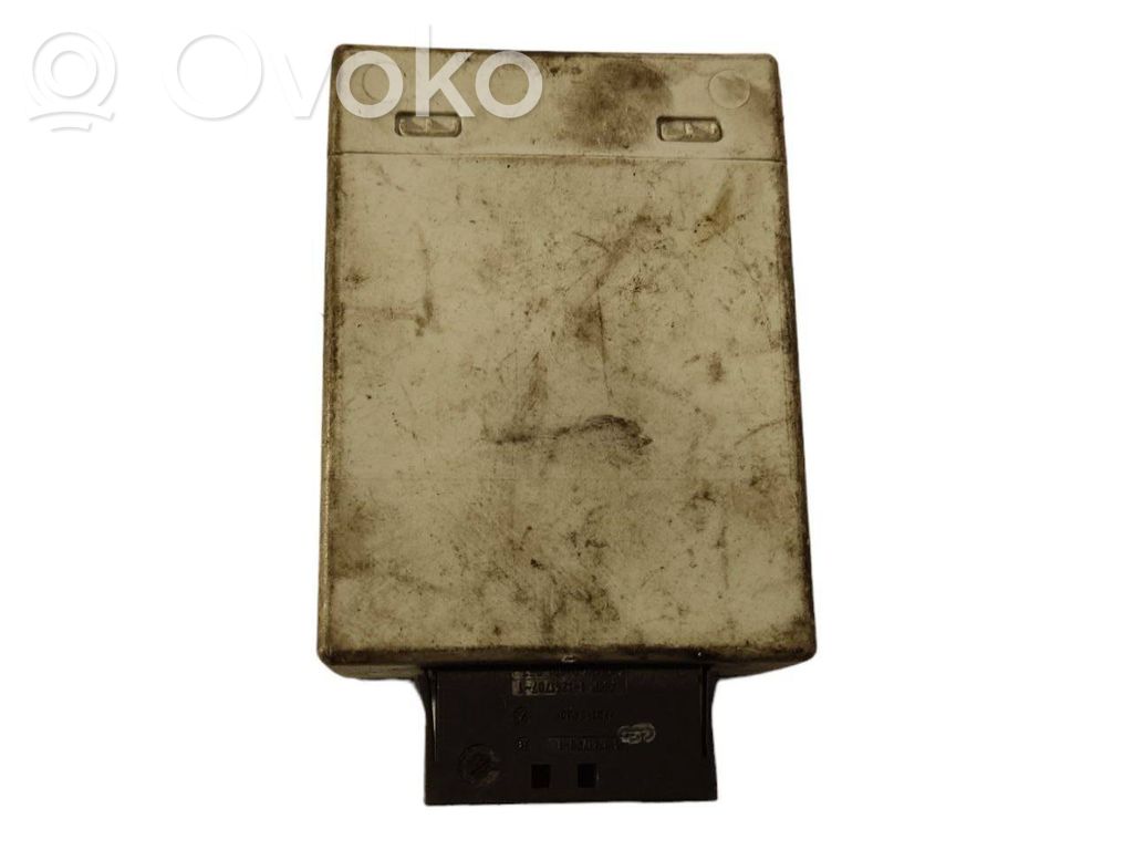 Piekabes āķa vadības bloks