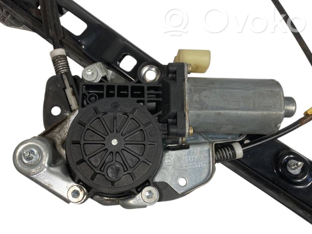 Priekšpusē elektriskā loga pacelšanas mehānisma komplekts