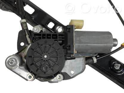 Priekšpusē elektriskā loga pacelšanas mehānisma komplekts