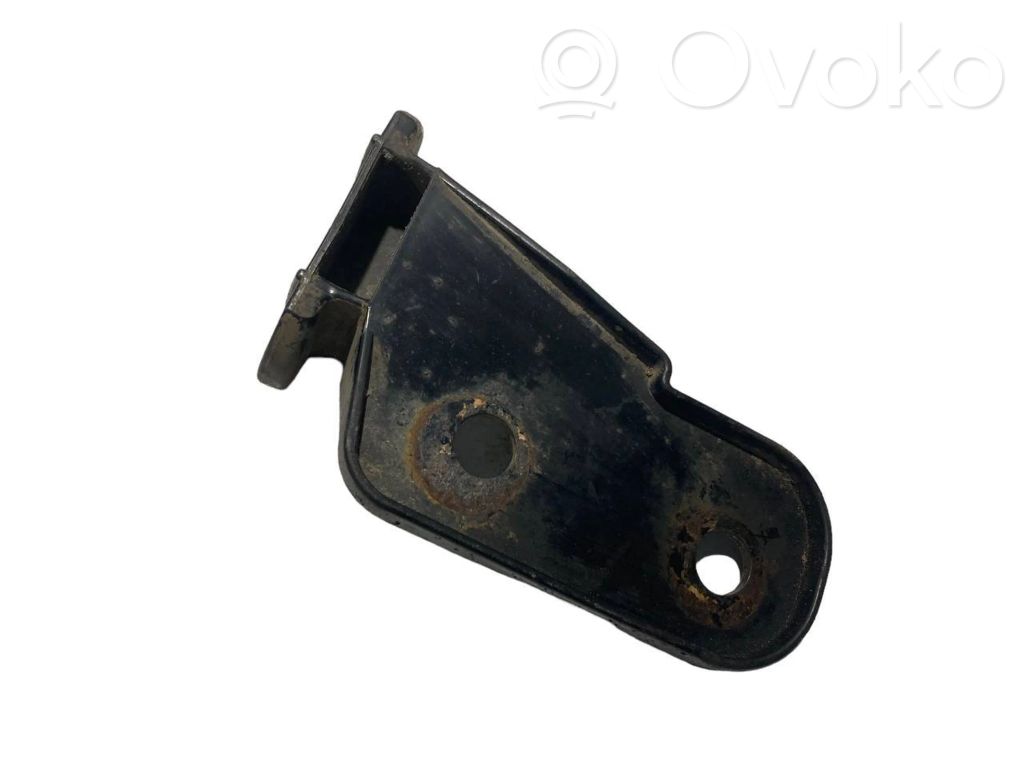 Держатель переднего бампера