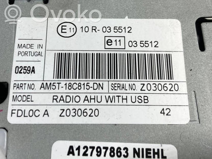 Radio / CD/DVD atskaņotājs / navigācija