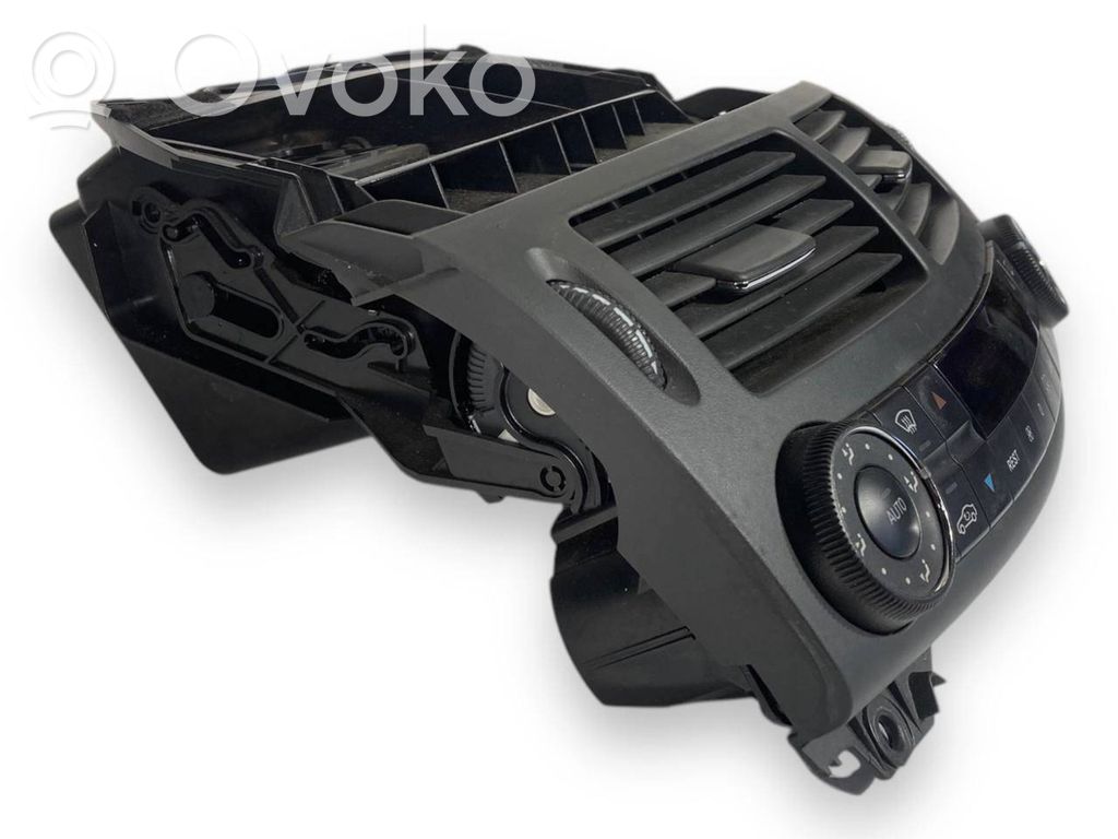 Gaisa kondicioniera / klimata kontroles / salona apsildes vadības bloks (salonā)