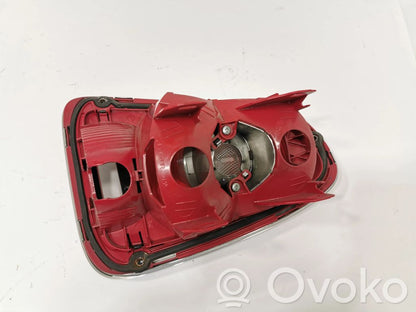 Aizmugurējais lukturis virsbūvē