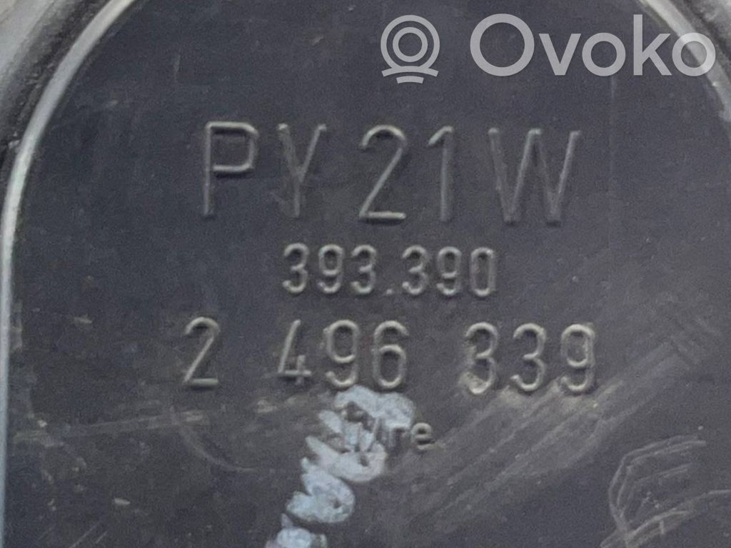 Задний фонарь в кузове