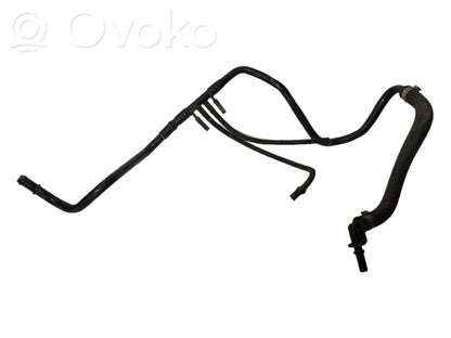 Caurulīte (-es) / šļūtene (-es)