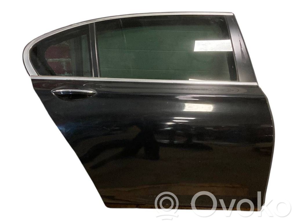 Задняя дверь