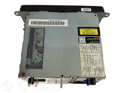 Radio / CD/DVD atskaņotājs / navigācija