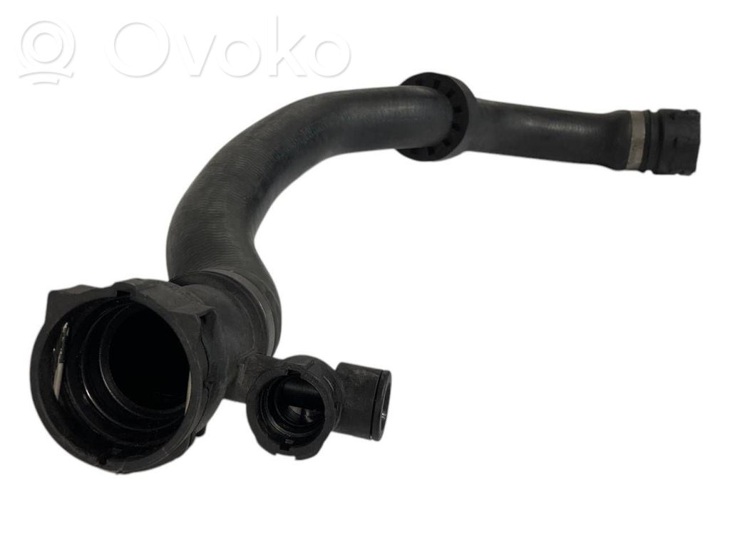 Caurulīte (-es) / šļūtene (-es)