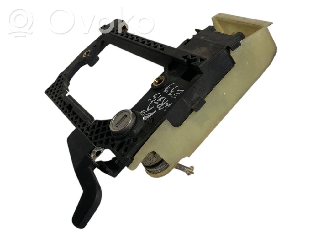 Holder/bracket for external opening handle at the front