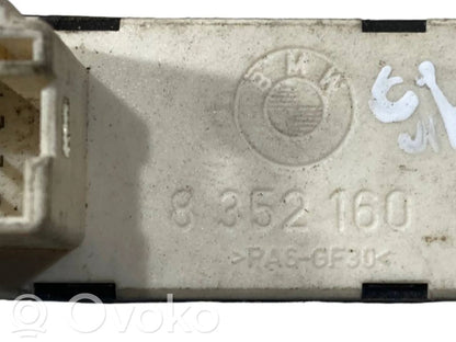 Seat adjustment switch(es)