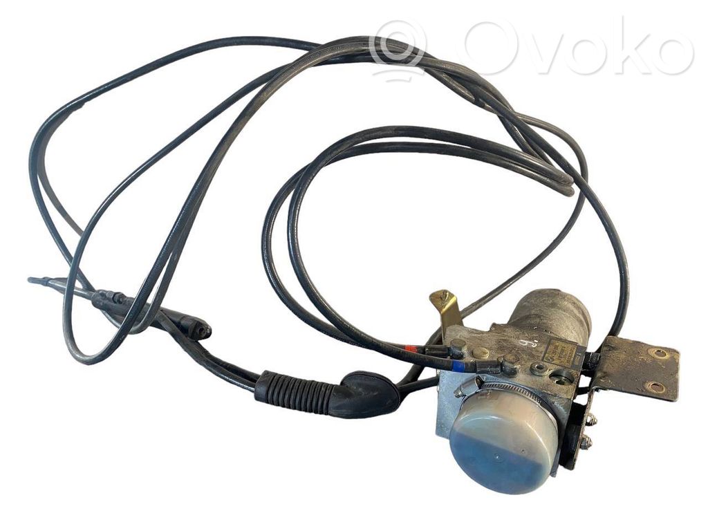 Bagāžnieka pārsega hidraulikas sūknis