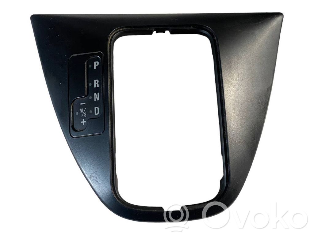 Gear shift lever decorative trim (plastic)
