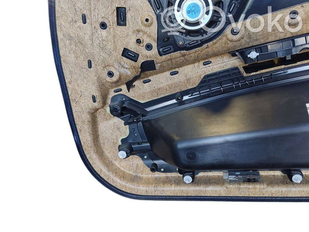 Priekšējo durvju apdare