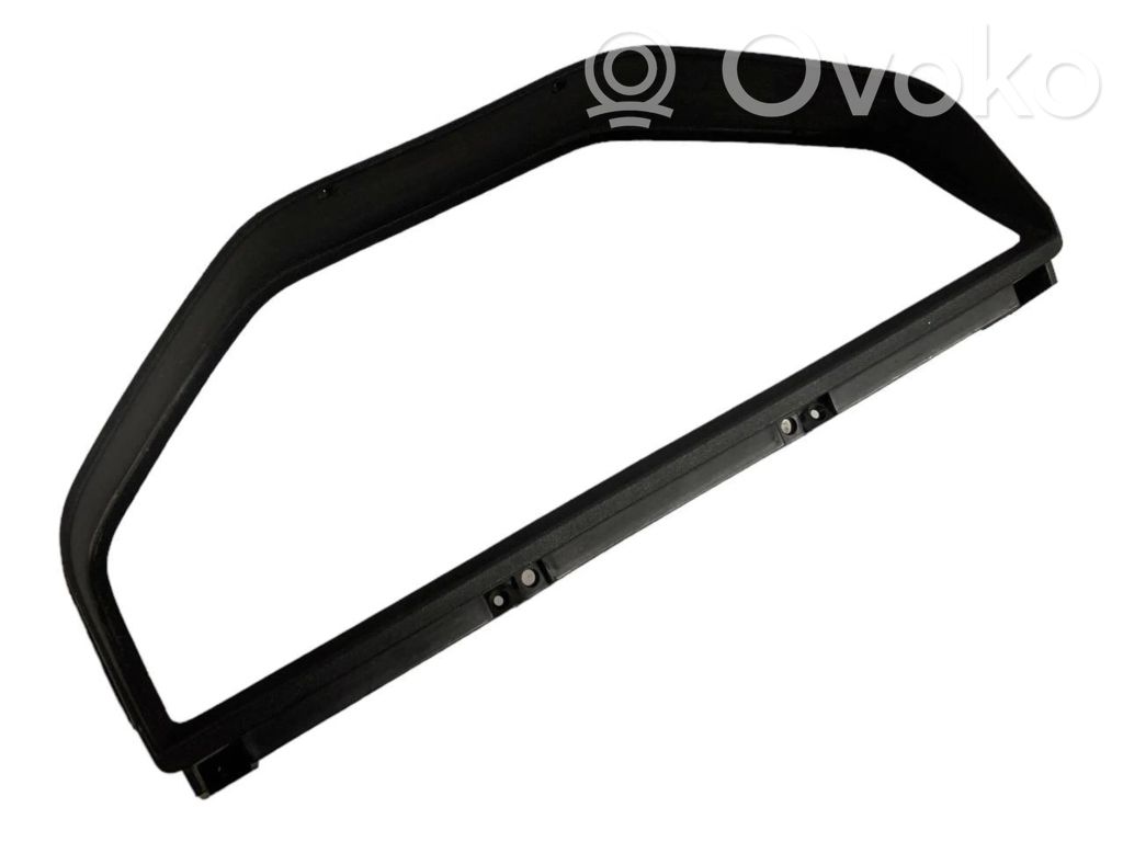 Instrumentu paneļa dekoratīvā apdare