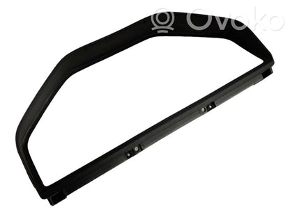 Instrumentu paneļa dekoratīvā apdare