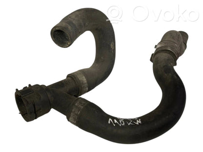 Caurulīte (-es) / šļūtene (-es)