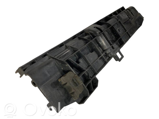 Держатель/кронштейн радиатора(ов)