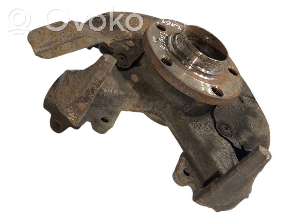 Priekšējā riteņa rumbas vārpstas šarnīrs (stupica, capfa)