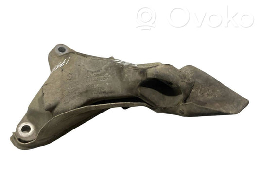 Engine mounting bracket