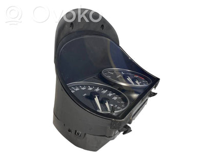 Spidometrs (instrumentu panelī)