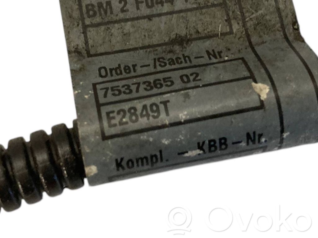 Dzinēja vadu instalācija