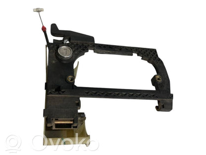 Holder/bracket for external opening handle at the front