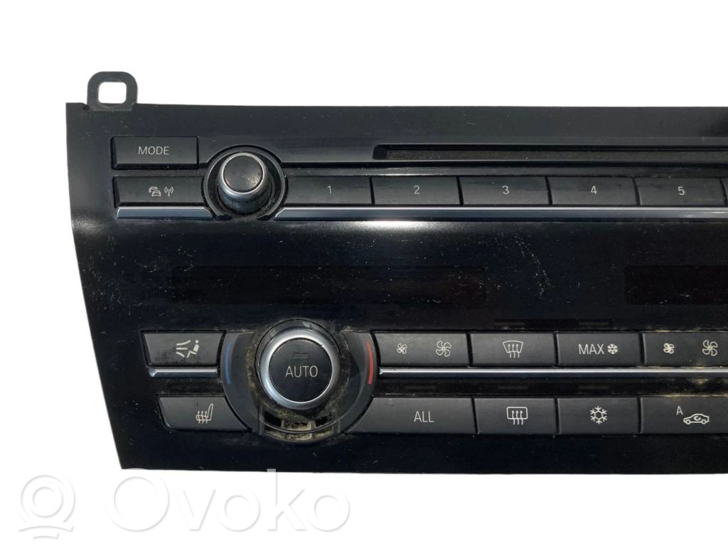 Air conditioning / climate control / interior heating control unit (in the passenger compartment)