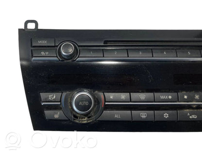 Air conditioning / climate control / interior heating control unit (in the passenger compartment)