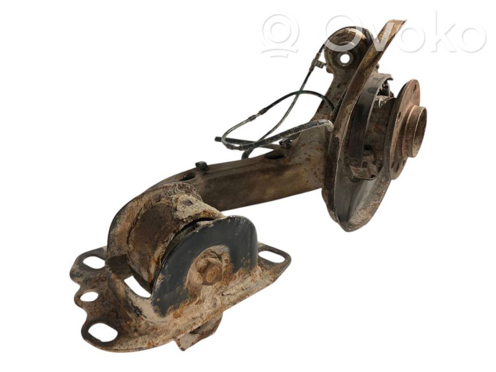 Aizmugurē riteņa rumbas vārpstas šarnīrs (stupica, capfa)