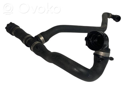 Caurulīte (-es) / šļūtene (-es)