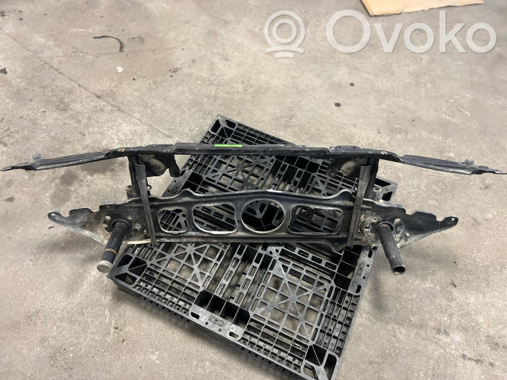 Radiatoru paneļa augšējā daļa (televizors)