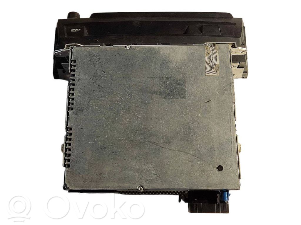 Radio / CD/DVD atskaņotājs / navigācija