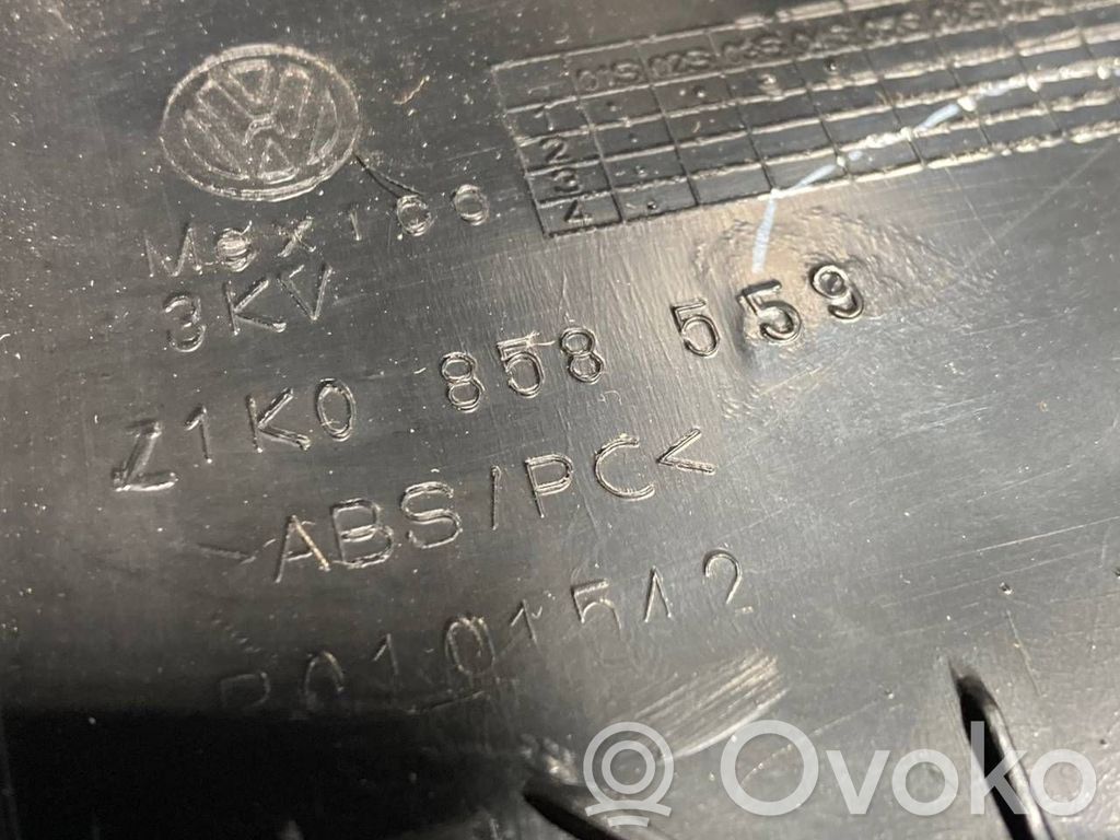 Stūres ass dekoratīvā apdare