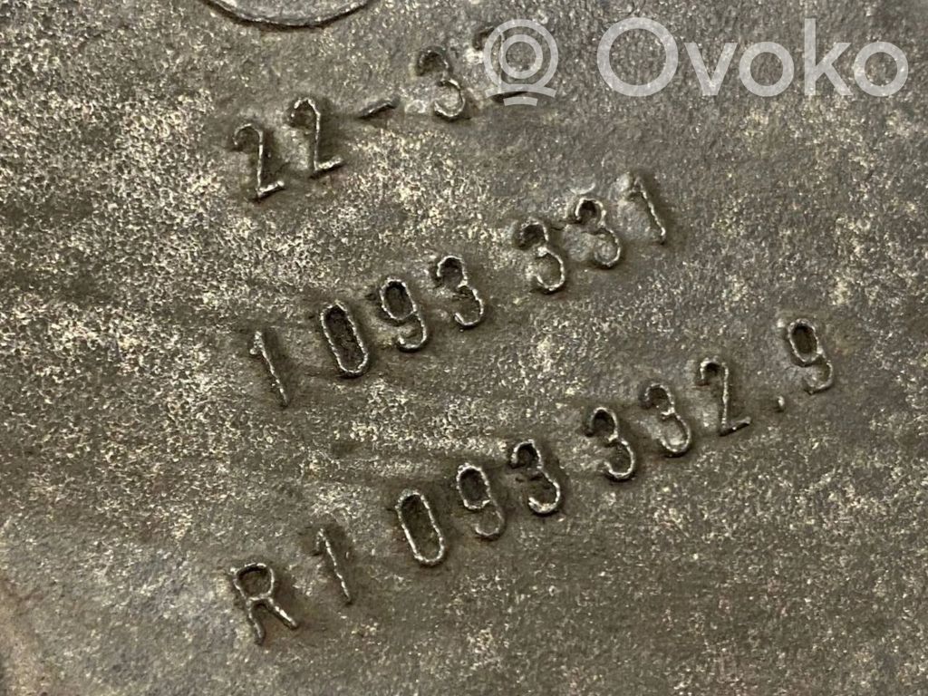 Transmission mounting bracket