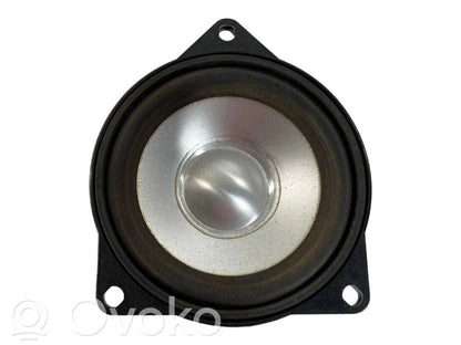 Skaļrunis (-i) priekšējās durvīs