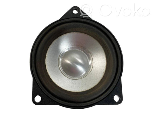 Skaļrunis (-i) priekšējās durvīs