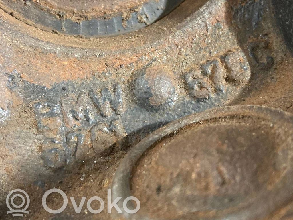 Priekšējā riteņa rumbas vārpstas šarnīrs (stupica, capfa)