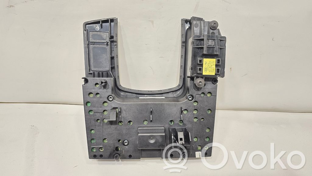 Multimediju kontrolieris