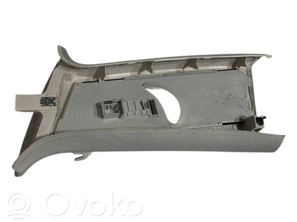 (B) statņa dekoratīvā apdare (augšdaļa)