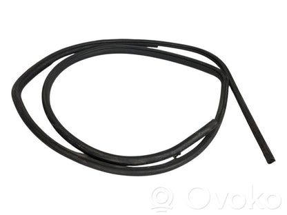 Priekšpusē apdares gumija (virsbūvē)