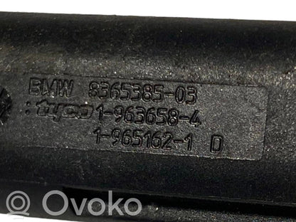 Mazgāšanas šķidruma smidzinātājs (-i) priekšējam logam