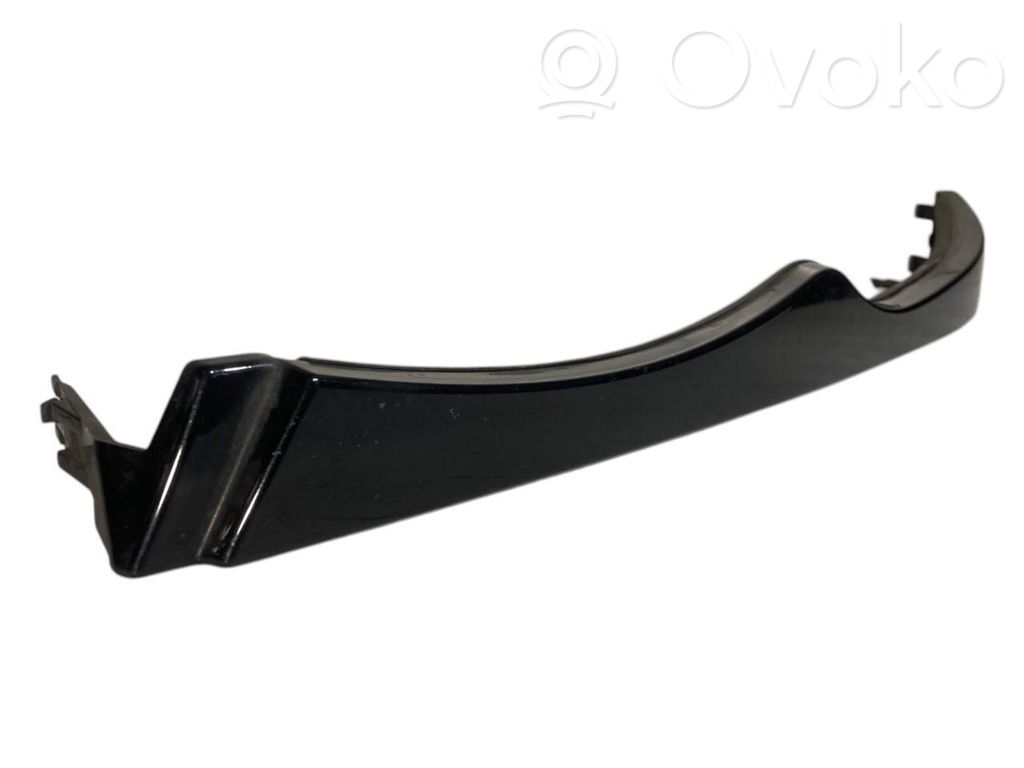 Priekšējā luktura dekoratīvā apdare