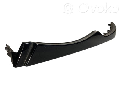 Priekšējā luktura dekoratīvā apdare