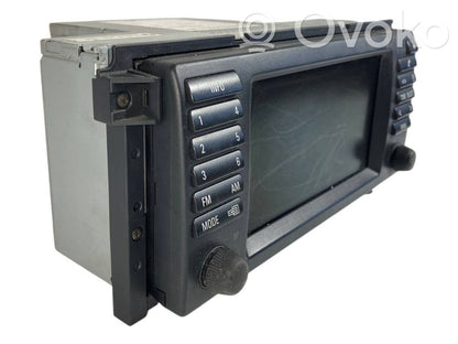 Radio / CD/DVD atskaņotājs / navigācija