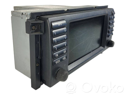 Radio / CD/DVD atskaņotājs / navigācija