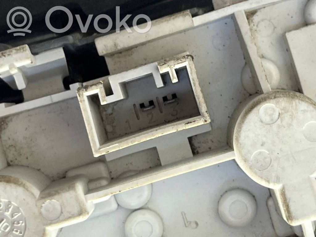 Задний фонарь в кузове