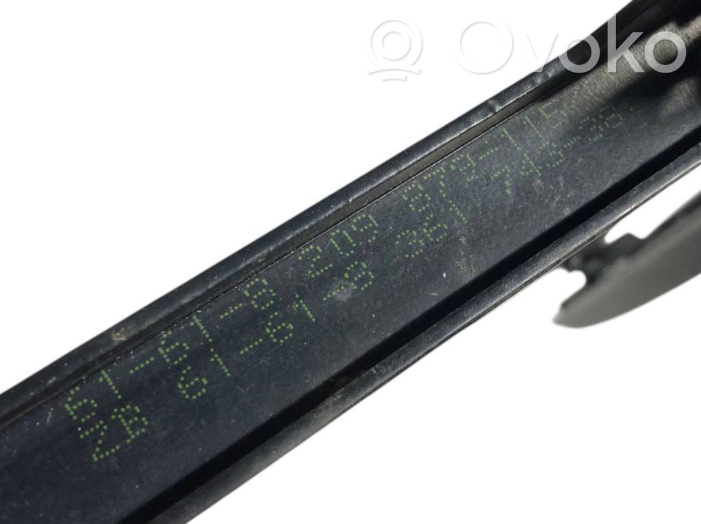 Windshield wiper arm