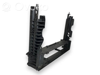 Нижняя часть радиаторной панели (телевизора)