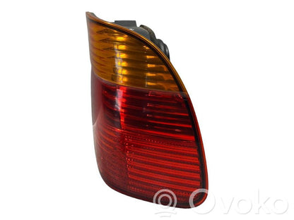 Aizmugurējais lukturis virsbūvē