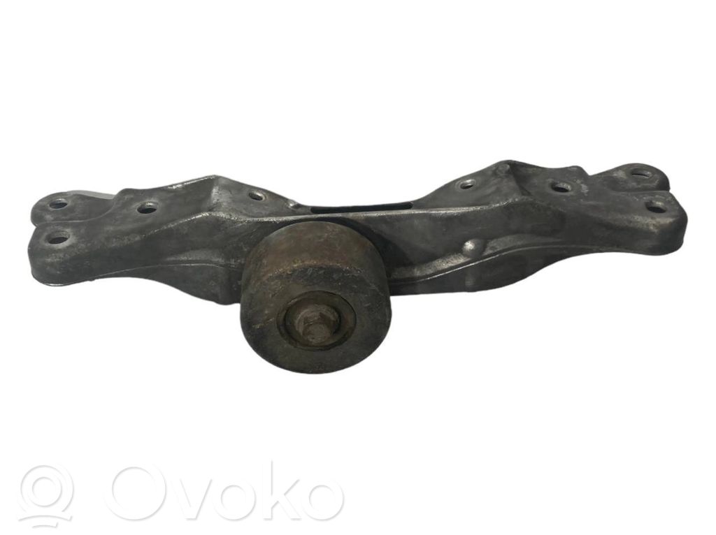 Transmission mounting bracket